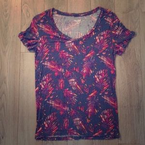 Feather patterned graphic Tee🎊